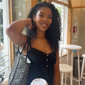 Meet your Posher, Kaya